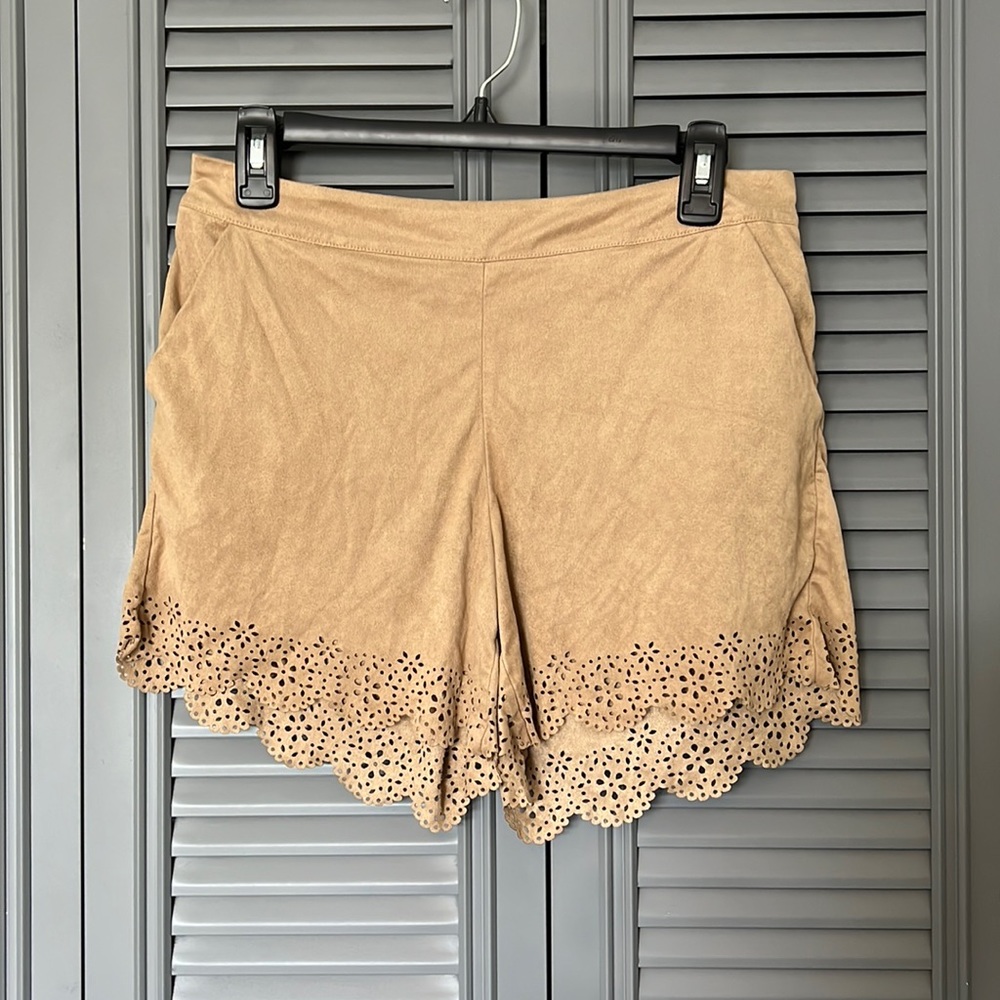 Kensie : Tan Shorts - M
